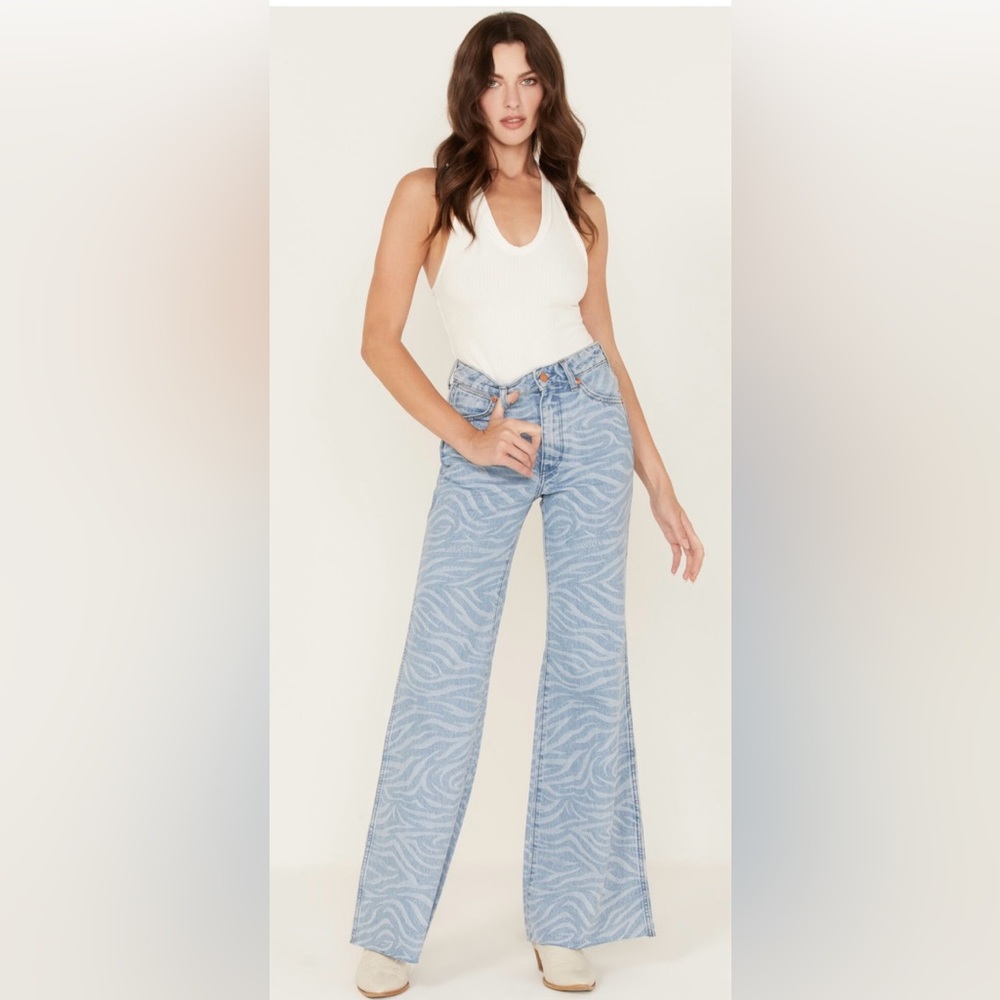 WRANGLER Tiger Print Wanderer Flare Jeans 25 x 32